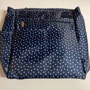 Thirtyone book bag with insulated front pocket